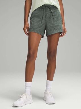 Lululemon Soft Jersey Relaxed-Fit Mid-Rise Short 4" - Heathered Rainforest Green